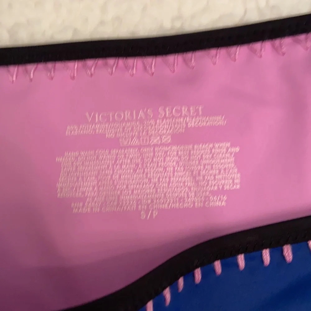 Victoria’s Secret Swimsuit Bikini Size 32C Small - Picture 3 of 11